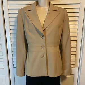 LIZ CLAIBORNE TAN PETITE BLAZER